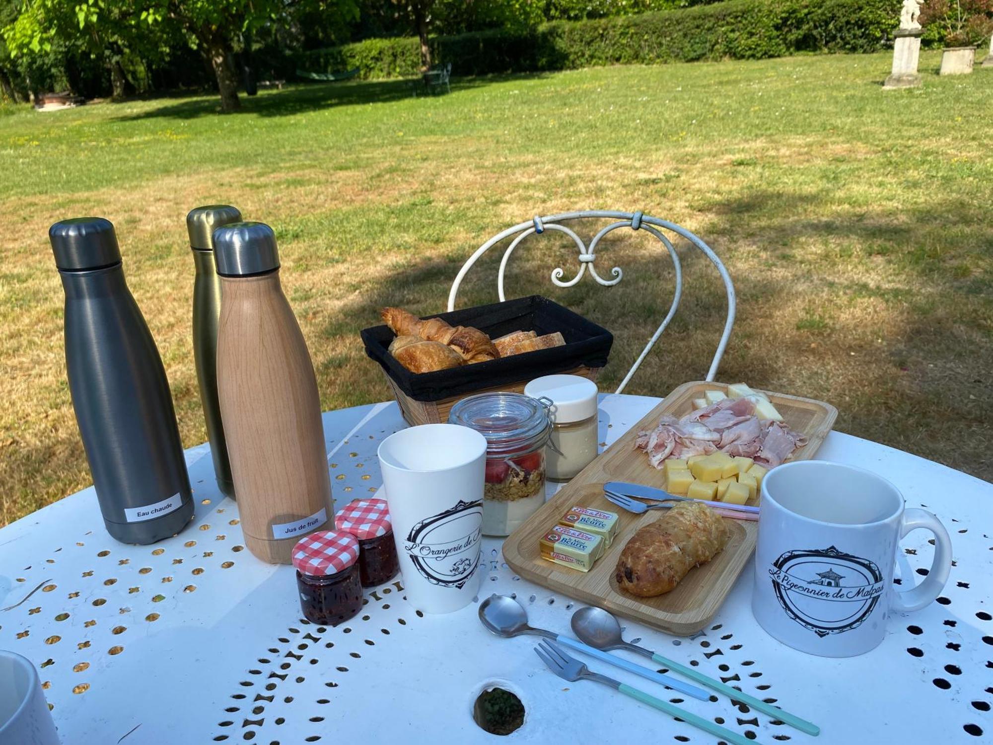 La Roulotte Deluxe De Malpas Bed and Breakfast Quingey Eksteriør billede