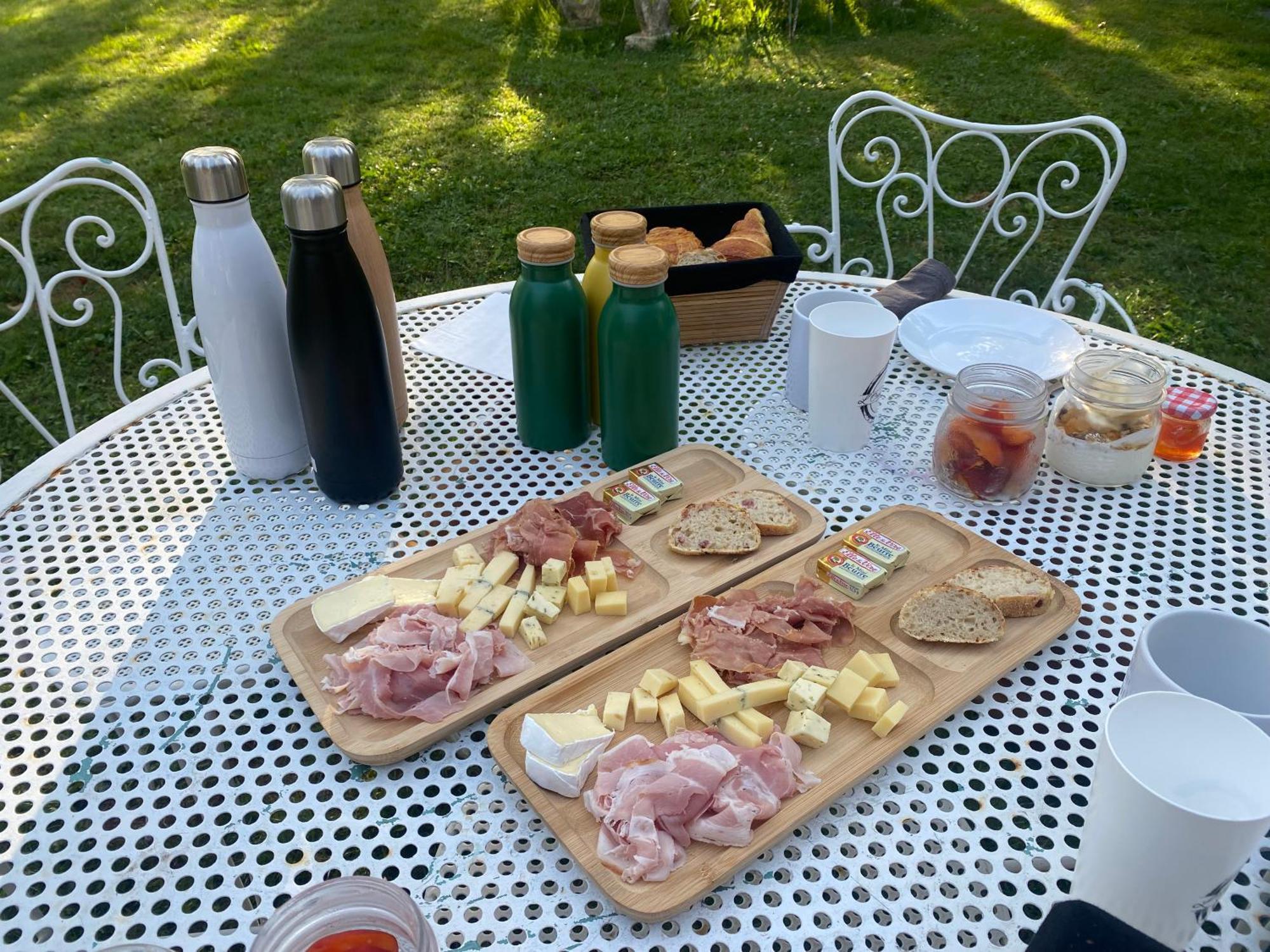 La Roulotte Deluxe De Malpas Bed and Breakfast Quingey Eksteriør billede